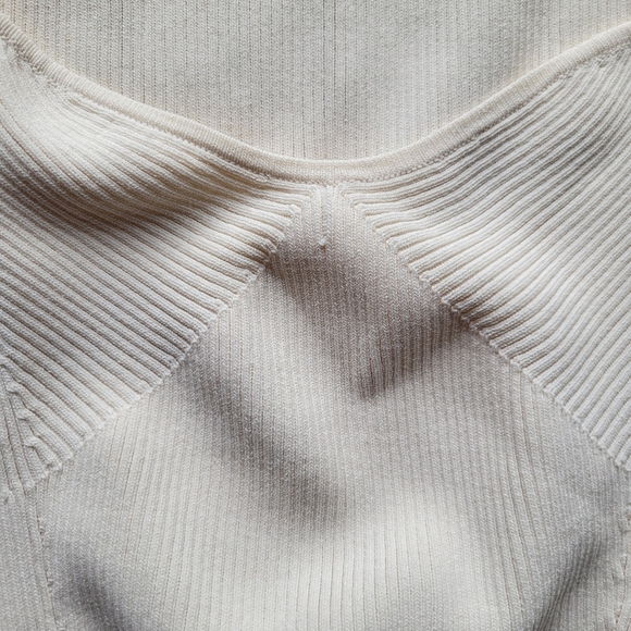 Graylin, Glacie Sweetheart Rib Knit Cap Cup Sleeved Top - Picture 10 of 10